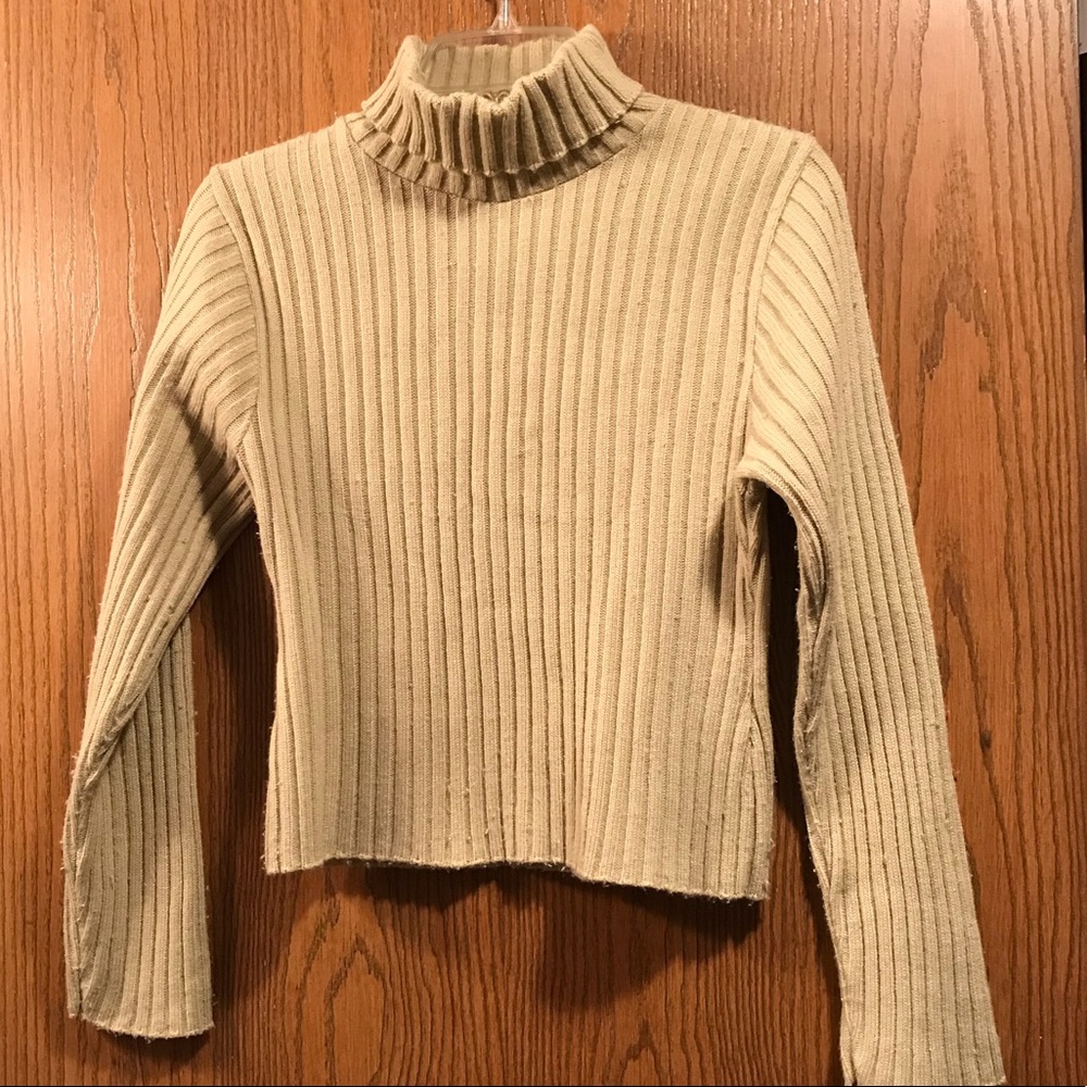🌨5/$25🌨.   Junior tan Turtleneck Sweater